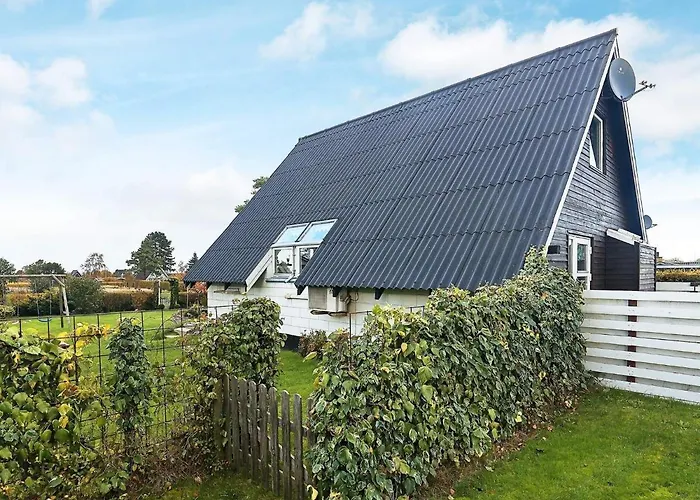 6 Person Holiday In Bogense